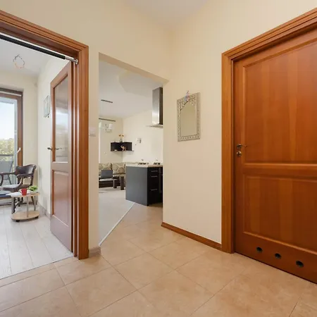Bright Apartment With Parking Warsaw Bialy Kamien 2 By Heyrent Warschau